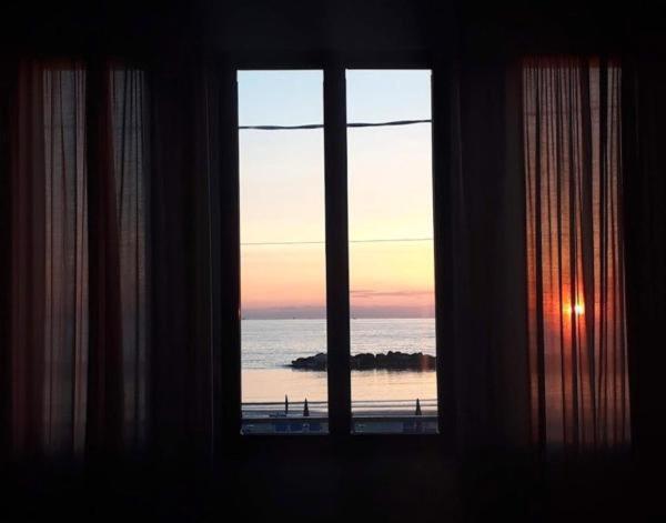 Hotel Bartolini เบลลาเรีย-อีเจอา มารีนา ภายนอก รูปภาพ