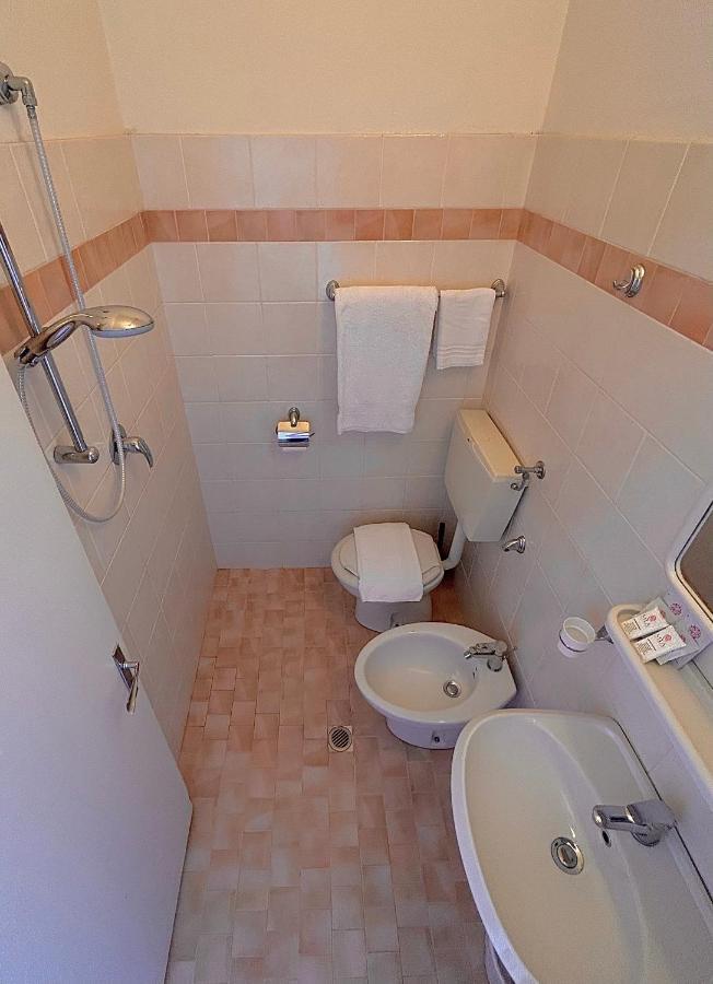 Hotel Bartolini เบลลาเรีย-อีเจอา มารีนา ภายนอก รูปภาพ