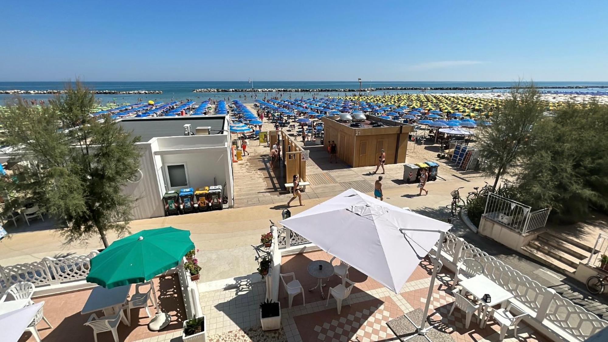 Hotel Bartolini เบลลาเรีย-อีเจอา มารีนา ภายนอก รูปภาพ