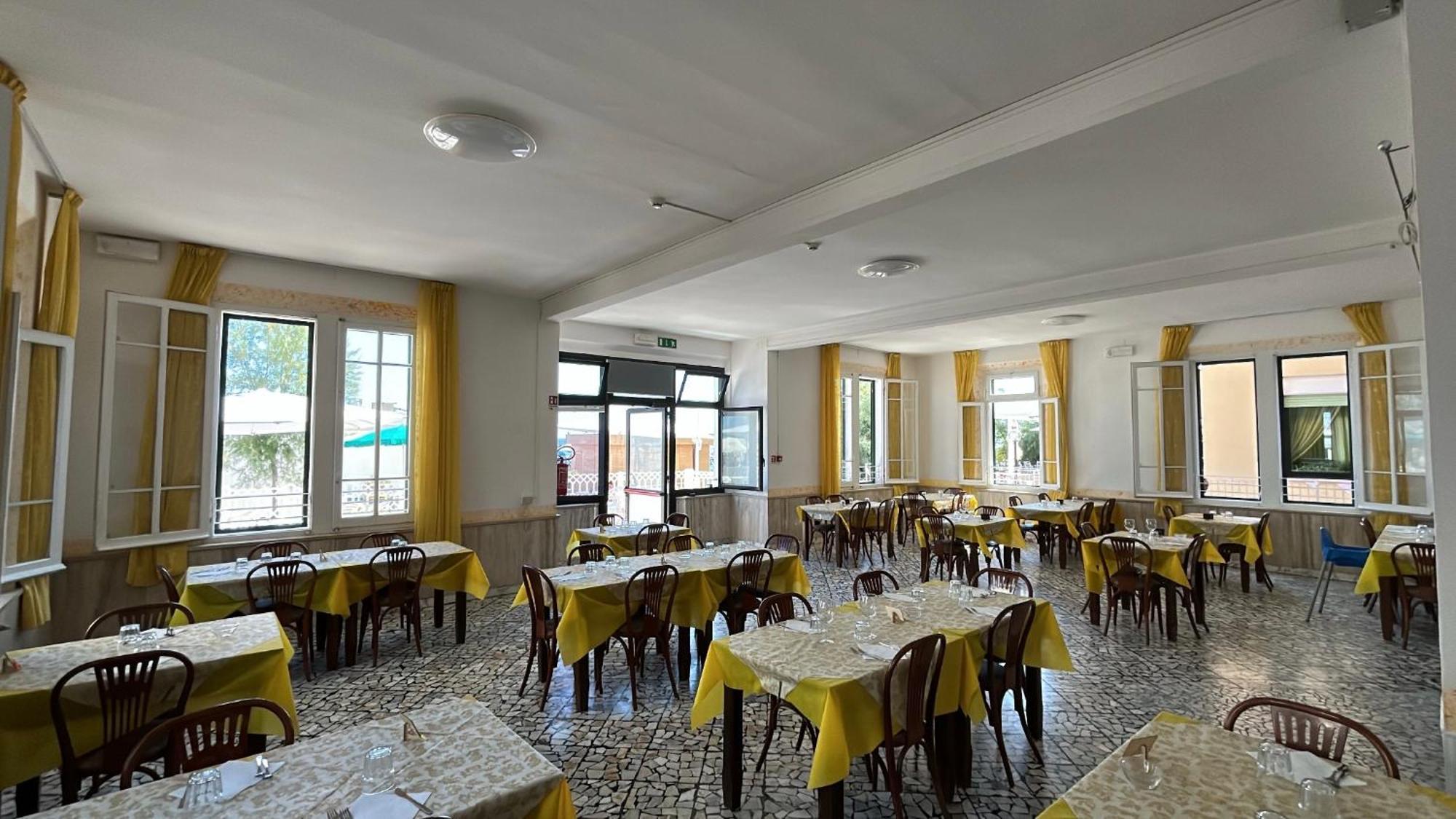 Hotel Bartolini เบลลาเรีย-อีเจอา มารีนา ภายนอก รูปภาพ